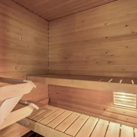 Cozy Aparment With Sauna Nearby Airport Apartment *